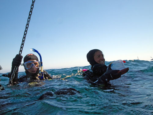 002 Hanging on the anchor line